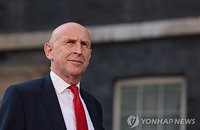 “국방비 비판” 힐리, 버넘 재무장관…런던 정가 ‘파격 반전’