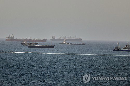홍해 봉쇄에 해운주 주가 '희비'…유가 7% 감소 경고등