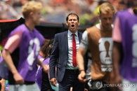 벨기에 8강 신화 쓴 가르시아 감독, 결국 작별… 18개월간의 여정 마무리