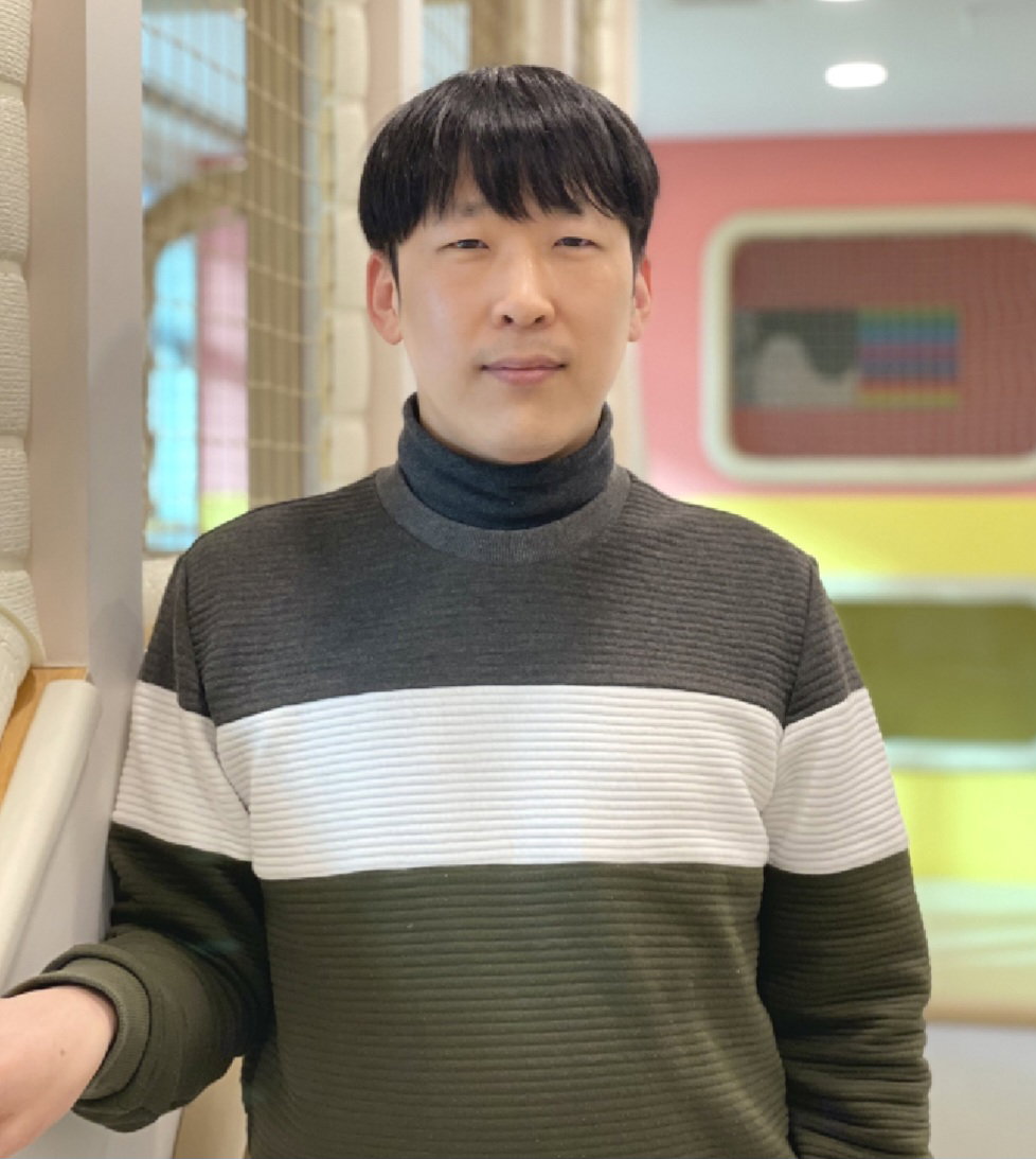 [△제36회 구상솟대문학상 수상자 박성진 시인]