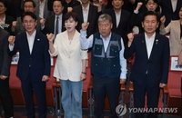 '신천지' vs '검찰개혁'… 민주당 전대, 김민석-정청래 '명심' 걸고 격돌