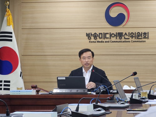 '자동 임명' 방송3법…방미통위 결정에 논란 오태규, 내일 새벽 0시 이사 된다