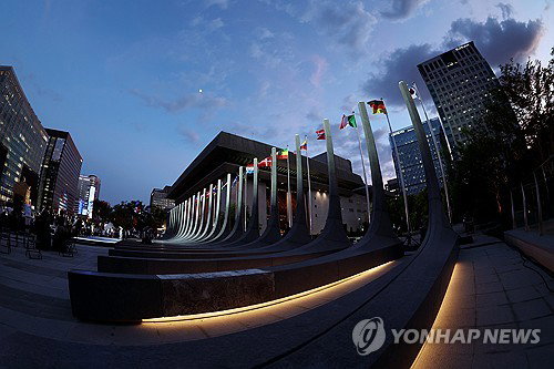 95세 노병 X 8세 합창단, 75년 우정 광화문 수놓다