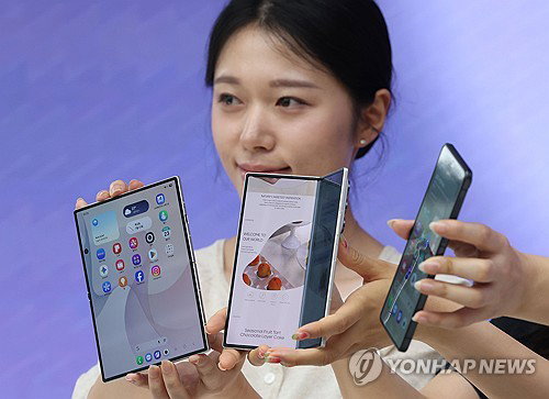 갤럭시 Z 폴드8, '4:3 혁신'으로 폴더블폰 새 기준 제시… 애플도 동참