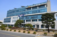 흉기 난동 30대, 경찰도 위협…결국 체포