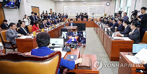 헌재, '조작기소 국정조사' 제동 실패…국민의힘 '자진 퇴장' 발목