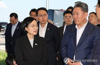 한성숙 총리, 새만금 9조원 불씨 지폈다…첨단산업 거점, 무한 성장 드라이브