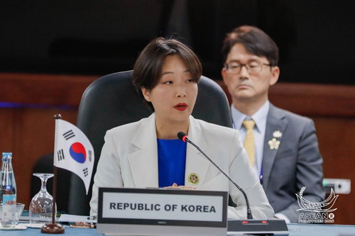 ‘남중국해’ 국제법 원칙 외친 한국, 역내 평화 수호 ‘책임론’ 대두