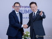 이재명 대통령, 앤트로픽 CEO 만나 "AI 투자 대대적 확대"…한국 과기부와 MOU도 체결