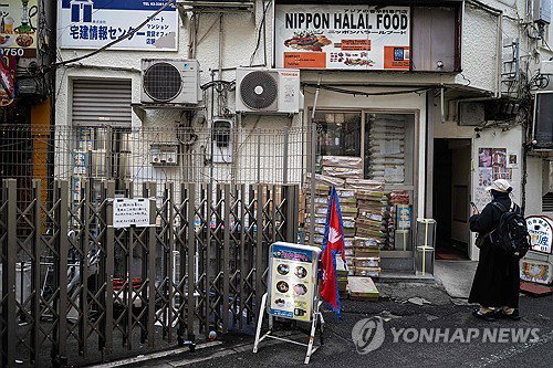日 영주권, '부자 이민' 시대…412만 외국인 상한 검토