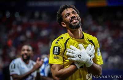 마흔 살의 기적, 월드컵 영웅 보지냐 칠레 명문 콜로콜로 품에 안기다