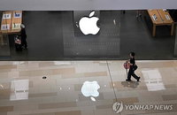 메모리 4배 폭등發 트럼프 딜레마: 애플 1천억불 vs 美반도체 명운 '격돌'