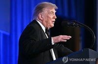 '호언장담' 트럼프 이란 공격 급제동... '미사일 부족' 현실 발목