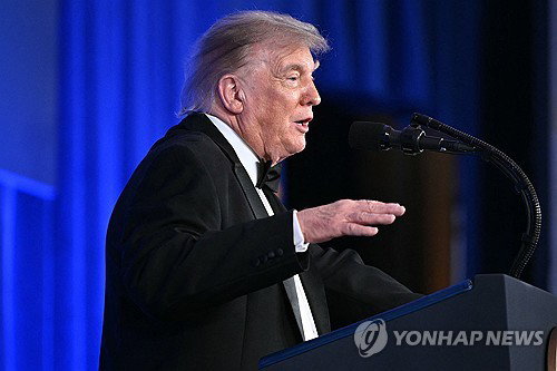 '호언장담' 트럼프 이란 공격 급제동... '미사일 부족' 현실 발목