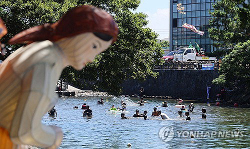Jeju in peak steamer mode with heat index nearing 35 degrees…Weather Service warns of enhanced heat wave advisory
