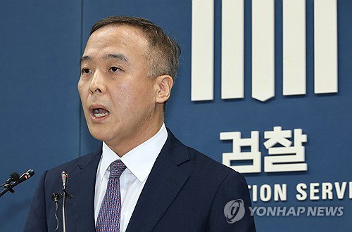379병 밀수 와인 빼돌려 3천만원 뒷돈…세관 특사경 구속기소 충격