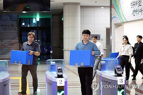 송파 선관위 2명, 투표지 부족 '첫' 직무유기 입건