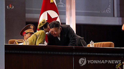 김정은, 전승절 노병 격려…딸 주애 '첫 대동' 세대 결속 다지기