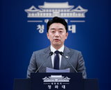李대통령 연임론에 선 긋기…靑 “헌법이 허용하지 않고 현실적으로 불가능”