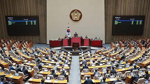 與 '검수완박' 강행, 2박 3일 필버 충돌…국회 폭풍 전야