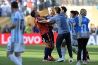 FIFA, 아르헨티나에 칼 빼들었다…결승 난투극·'말비나스' 현수막 징계 절차 착수