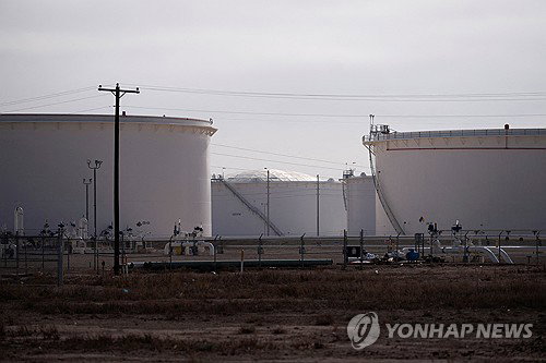 미국, 43년 만의 원유 재고 최저…'세계 최종 공급자' 흔들