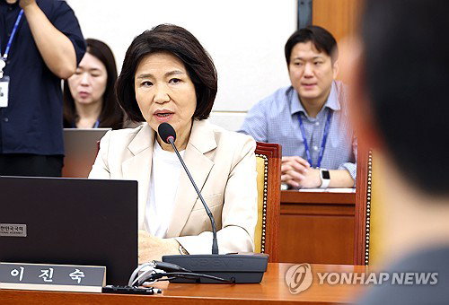 '이진숙 보임' 과방위 난투극… 1시간 만에 '고성 정회'