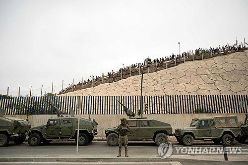 스페인 '6만명 난입' 영토 공격 선언... 세우타 70% 마비