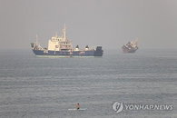 이란 "미군 호위 유조선 2척 타격"…호르무즈 해협 장악력 둘러싼 미·이란 충돌 격화