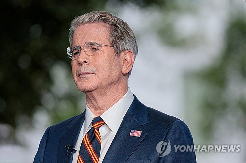 美, '아베노믹스 끝' 日 금리 인상 압박…감세는 '견제'