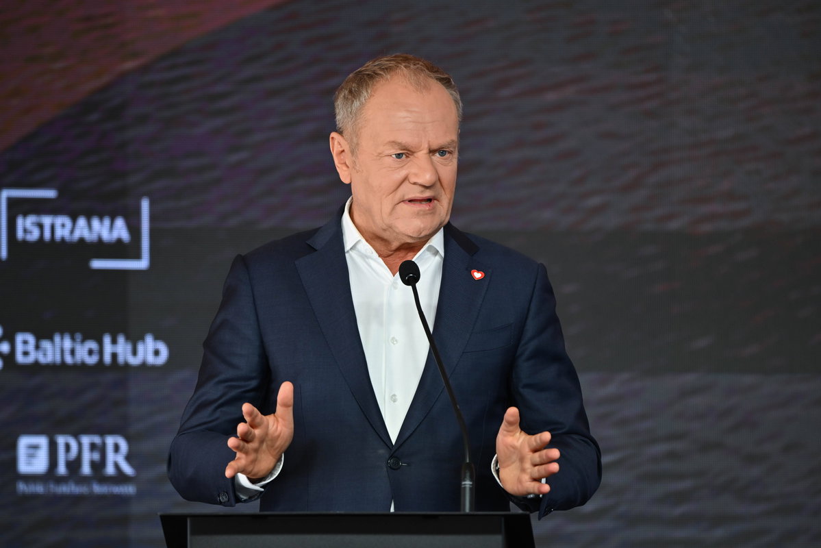 Polish Constitutional Tribunal Chief Suspended, President Returns Early ...