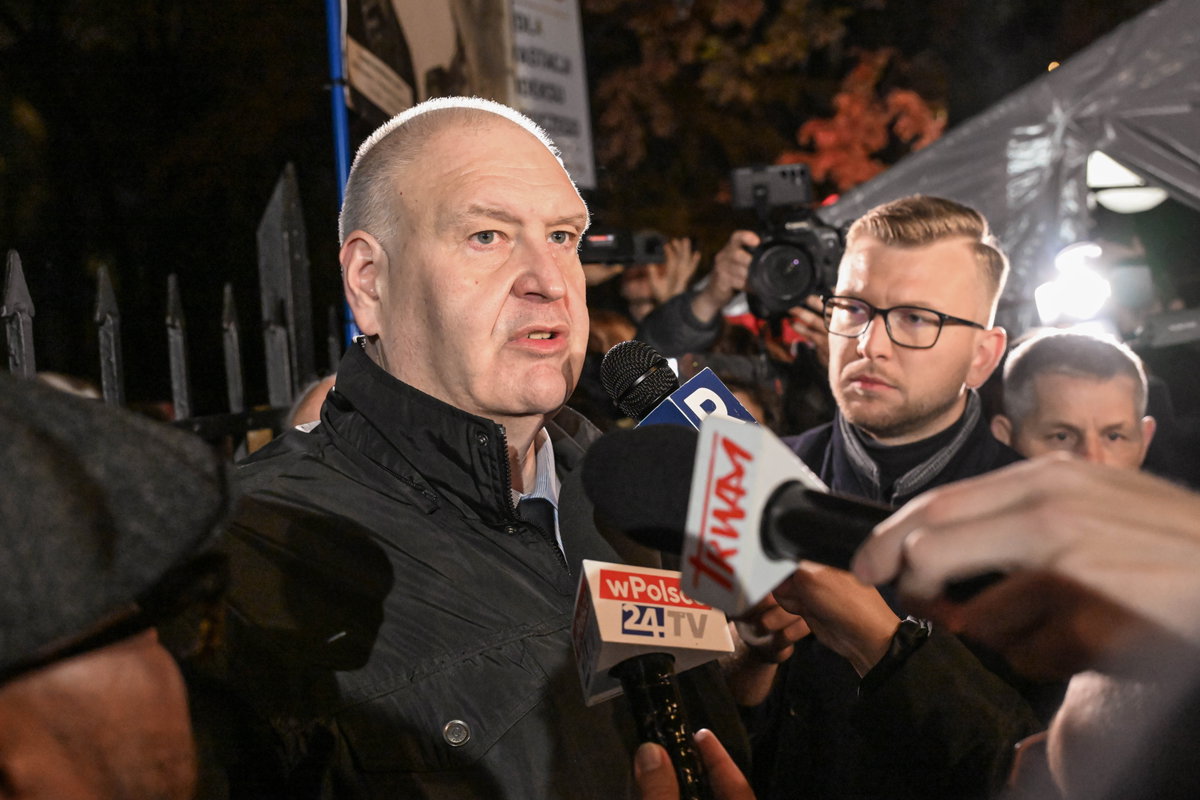 Polish Constitutional Tribunal Chief Suspended, President Returns Early ...