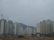 판교 상가 공급… 산 넘어 산