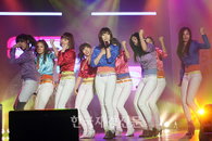 [JK포토] 소녀시대 댄스곡 ‘지(Gee)’로 축하무대~