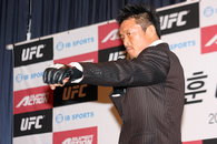 추성훈 UFC 데뷔전 난타전 승리…‘오늘의 경기’로 10만달러 상금 수상