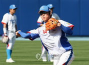 [포토] <WBC> 고영민, “잘 받어”