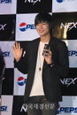 [JK포토] ‘넥스’ 손에 든 이민호, ‘콜라 한 잔 어때요?’