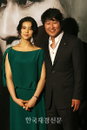 ‘박쥐’, 송강호-김옥빈  노출수위 극점 ‘드디어 입을 열다’