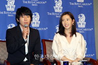 [JK포토]설경구·송윤아 결혼 발표 ‘기자회견’, “마음이 예쁜 윤아예요~”