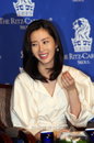 [JK포토]결혼발표 한 송윤아, “눈물 흘린 사연은...”