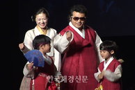 [재경TV] 박술녀 한복 패션쇼, ‘스타 가족, 워킹 퍼레이드’