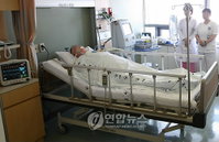 국내 첫 존엄사 김 할머니, 현재 자발호흡으로 생명 유지 中