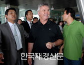 명장 히딩크 방한, 한국 꿈나무에게 5대5 축구 매력선사