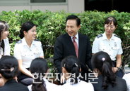 이명박 대통령, 청와대 여경 깜짝 방문