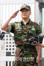 싸이 ‘초콜릿’서 폭발적인 컴백 무대 선보여!