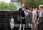 스웨덴 방문 중인 이명박 대통령 ‘친환경 시스템 유심히’