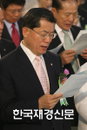 [JK포토] 제헌절 노래 부르는 문국현 창조한국당 대표
