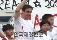 [JK포토] 맨유 주장 게리 네빌 “2년 만에 만나네요”