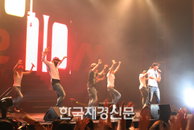 [JK포토] 2PM 팬미팅, 화려한 퍼포먼스 선사!!