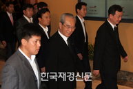 [JK포토] 청와대로 향하는 북측조문단